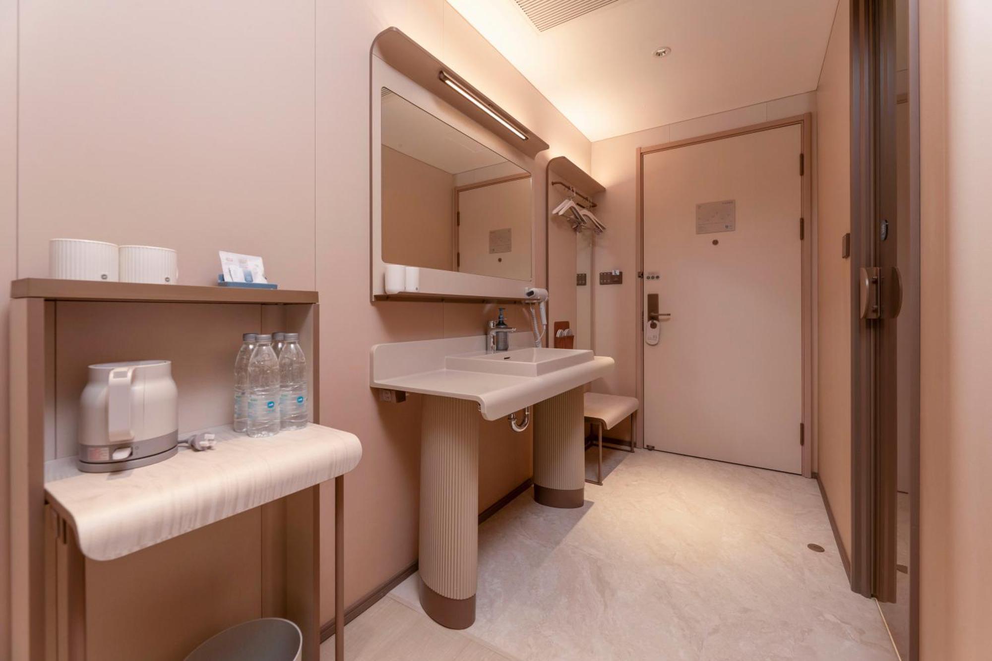 Hotel Hanting Jinqiao Boxing Road Subway Station Shanghai